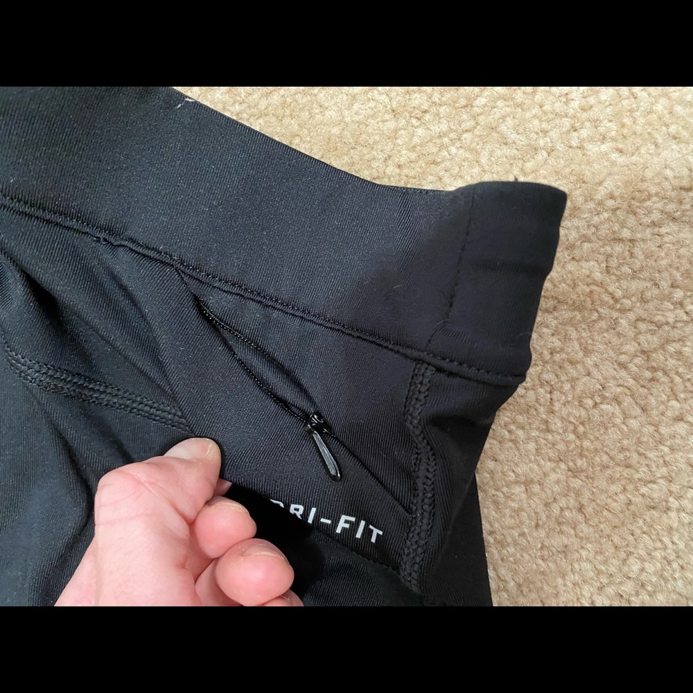 EUC Nike Black 3/4 Length Leggings - Picture 6 of 6